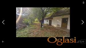 Na prodaju stara kuća u Mladenovu